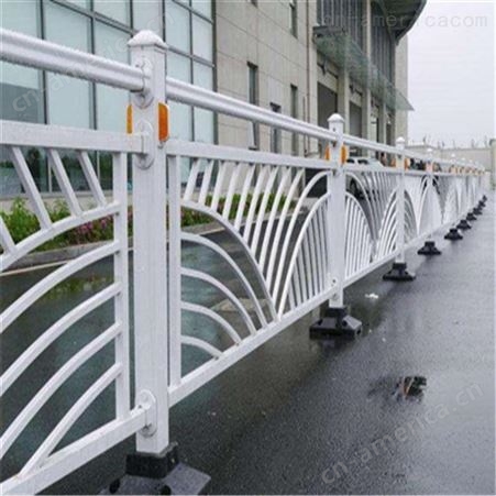 沧州奥缘体育 公路护栏 铝合金护栏 塑钢护栏