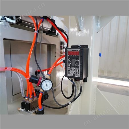 半自动硅酮胶灌装机 中控玻璃胶生产设备 精恒自动化