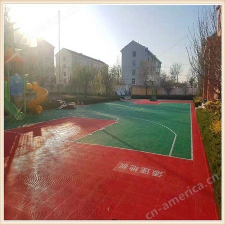 悬浮地板图片 幼儿园拼接塑胶 拼装地垫 添速篮球场材料